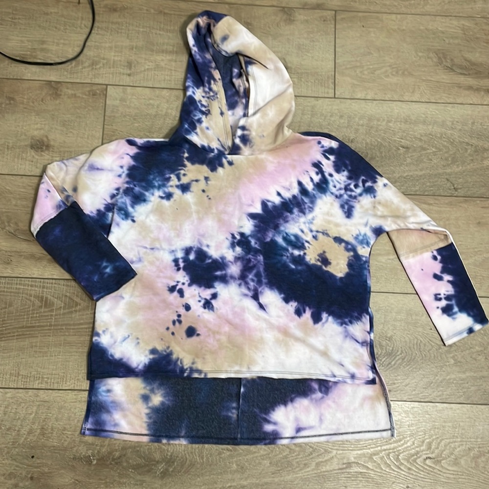 Hi low tie dye sweatshirt